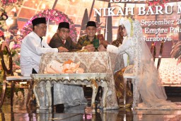 Ratusan Pasangan di Surabaya Nikah Massal Habiskan Rp 7,4 Miliar Non APBD Pertama di Indonesia