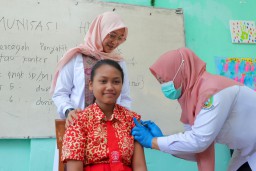 Cegah Kanker Serviks, 17.430 Siswi di Banyuwangi Telah Divaksin HPV 