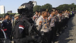 Ribuan Personel Gabungan Diterjunkan Amankan Pildun U-17 di GBT Surabaya