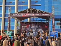 BEM Unitomo Pastikan Kampusnya Lepas dari Kepentingan Politik Praktis