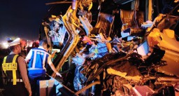 Dua Orang Meninggal Kecelakaan Bus Rombongan SMAN 1 Sidoarjo di Ngawi