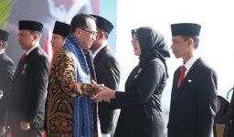 Sukses Sektor Kelautan, Bupati Banyuwangi Raih Satyalencana Wirakarya 