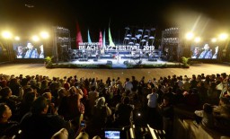 Belanja UMKM Syarat Nonton Banyuwangi Beach Jazz Festival
