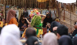 Ritual Seblang Olehsari Tradisi Adat Suku Osing Banyuwangi Dipadati Pengunjung