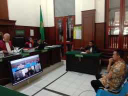 Baca juga : Terdakwa Heru Herlambang Alie Divonis 9 Bulan Percobaan 