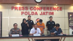 Baca juga : Ayah di Surabaya Tega Cabuli Dua Putrinya Selama Empat Tahun