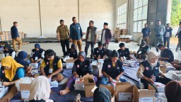 KPU Jatim Target Pelipatan dan Sortir Surat Suara Pilkada 2024 Tuntas 11 November