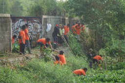SIER Dorong Program Zero Waste Melalui Aksi Bersih Sungai Tambak Oso