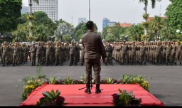 Ratusan Personel Diterjunkan di Enam Titik Keramaian Malam Pergantian Tahun Baru di Surabaya