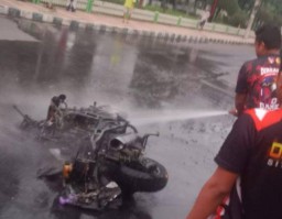 Baca juga : Terungkap! Sopir Pickup Tanpa SIM dalam Kecelakaan Bendahara Umum Demokrat