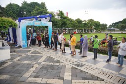 PLN Salurkan Ribuan Paket Sembako di Surabaya Untuk Dukung Ketahanan Pangan