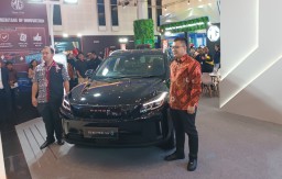 Baca juga : DFSK Resmikan SERES 3 di IIMS Surabaya: SUV Listrik Stylish dengan Jarak Tempuh 412 KM