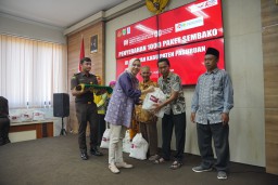 Peringati Hari Lahir Kejaksaan: SIER dan Kejari Pasuruan Salurkan Ribuan Paket Sembako