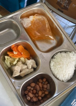 Makan Bergizi Gratis Berujung Petaka: SMAN 2 Lamongan Setop Program MBG Pasca Insiden