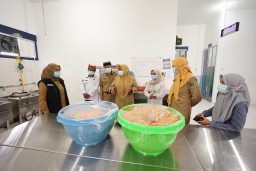 Baca juga : Rawan Keracunan: 38 SPPG MBG Banyuwangi Belum Kantongi SLHS