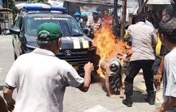 Viral! Pelaku Curanmor di Surabaya Dibakar Hidup-hidup Setelah Ditangkap Warga 