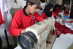 Benang Emas: Dari Mesin Jahit MBR Menjadi Mesin Harapan Ekonomi Surabaya