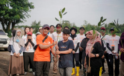 Pelajar Surabaya Tanam 18 Ribu Mangrove untuk Lindungi Pesisir
