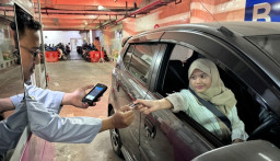 Pemkot Surabaya Wajibkan Parkir Nontunai Mulai 2026: Berlaku di Semua Usaha hingga TJU