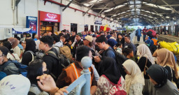 Puncak Awal Nataru, Hampir 50 Ribu Penumpang Padati Kereta Api Daop 8 Surabaya