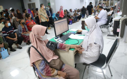 Eri Cahyadi Pastikan UHC Surabaya Tetap Jalan, Warga Mampu Diminta Bayar BPJS Mandiri