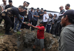 Wujud Cinta dan Amal Jariyah, Bos HS Muhammad Suryo Bangun Masjid di Lokasi Kecelakaan Sang Istri