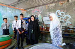 SMPN 3 Banyuwangi Olah Sampah Jadi Cuan, Siswa Produksi Pupuk hingga Pakan Ikan