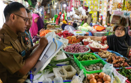 Pemkot Surabaya Pastikan Stok Pangan Aman April 2026, Harga Tetap Terkendali