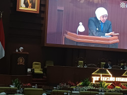 Kinerja Pemprov Jatim Dikritik DPRD, Khofifah Emosional dan Naik Nada Saat Jawab LKPJ 2025