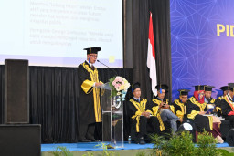 Eks Ketua KY Suparman Marzuki Dikukuhkan Guru Besar UII Yogyakarta