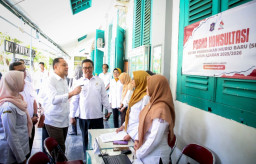 Permudah Orang Tua, Pemkot Surabaya Buka Posko SPMB di Seluruh SD-SMP Negeri