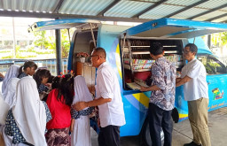 Kado HJKS ke-733, Pemkot Surabaya Tambah 4 Mobil Perpustakaan Listrik untuk Perluas Literasi