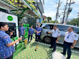 Pemkot Surabaya Sediakan 5 SPKLU Baru, Dukung Transisi Energi Bersih