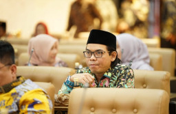 DPRD Sentil Khofifah: Jangan Bangga Pendapatan Pemprov Jatim Surplus Saat Kemiskinan dan Pengangguran Masih Tinggi