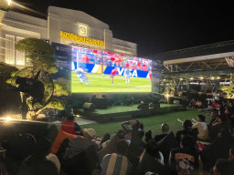 Peserta Nobar Final Piala Dunia 2026 di Stasiun Yogyakarta Membeludak