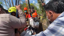 Tim SAR Evakuasi Jenazah Lansia dari Sumur 40 Meter di Sumenep, Sempat Dilaporkan Hilang Dua Hari