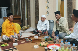 Warga Bawean Sampaikan Aspirasi kepada Legislator Golkar: Transportasi Laut, Pupuk, hingga Rumah Sakit Mendesak Dibenahi