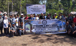 Peringati HUT ke-81 Kejaksaan RI, Kejari Ngawi Gandeng KOMPAK Tanam Pohon Produktif di Srigati