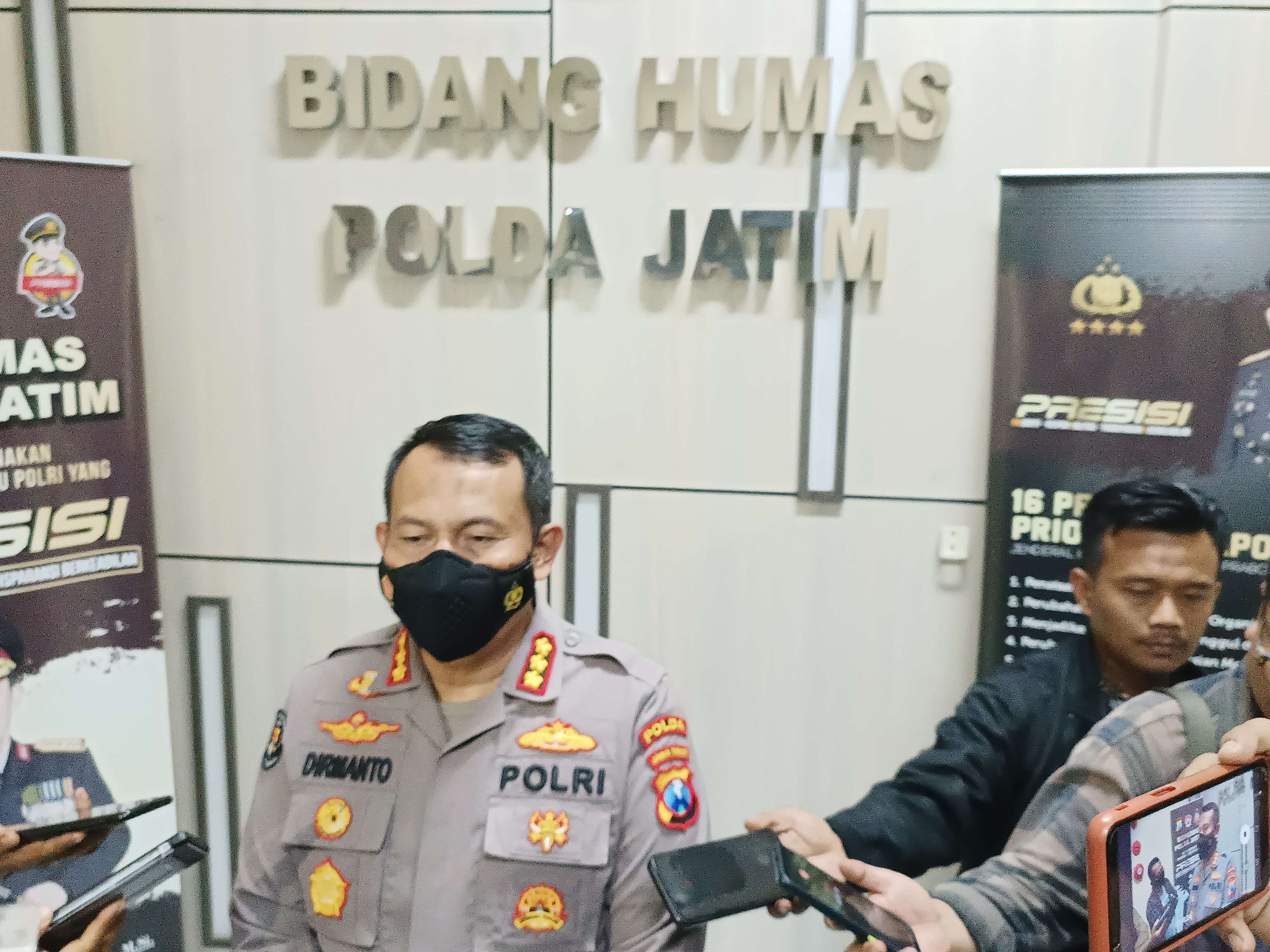 Kabid Humas Polda Jawa Timur, Kombes Dirmanto. (Insani/Jurnas.net)