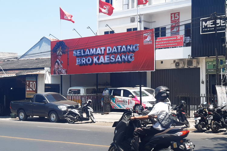 Baliho penyambutan Kaesang Pangarep di DPD PSI Solo. (Istimewa)