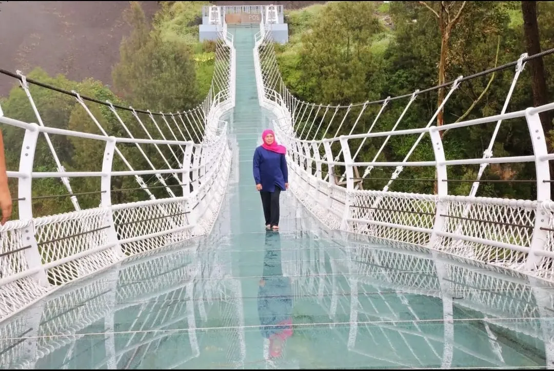Gegara Insiden di Banyumas, Jembatan Kaca Seruni Point Bromo Batal Dibuka Untuk Umum Oktober 2023