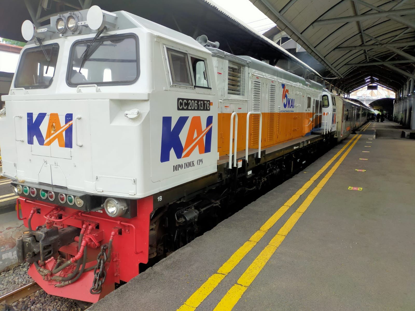 Kreta Api di Stasiun Gubeng Kota Surabaya. (Dok: Humas Daops 8 Surabaya)