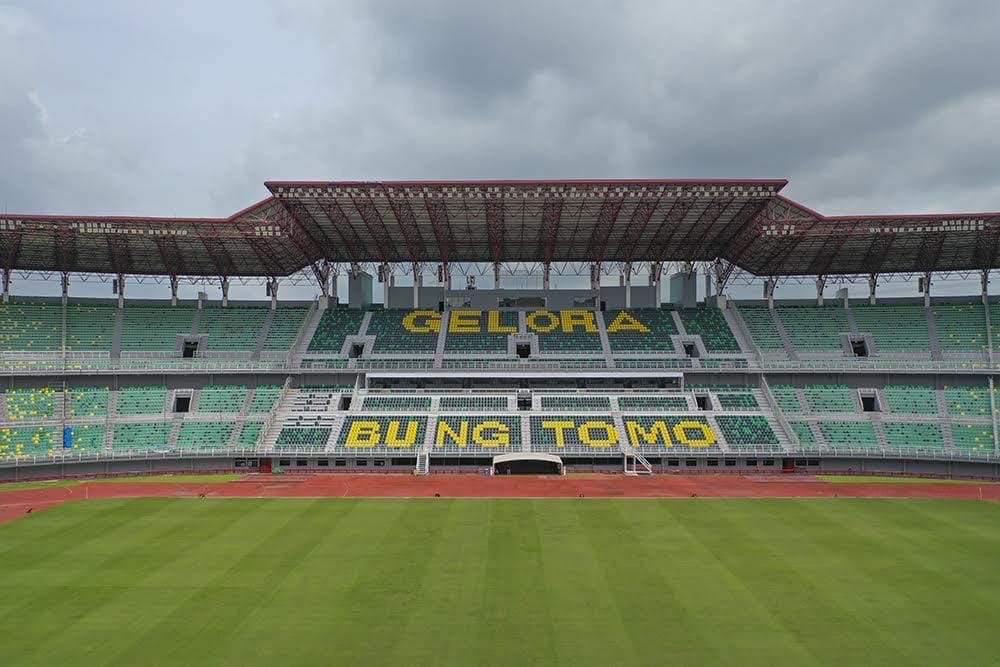 Stadion Gelora Bung Tomo (GBT) Surabaya tampak dari dalam. (Dok: Humas Pemkot Surabaya)
