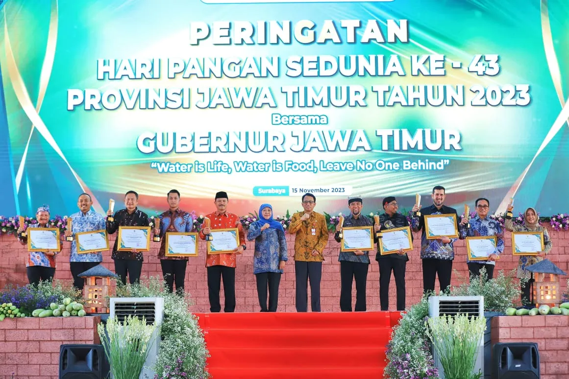 Gubernur Khofifah Beri Penghargaan Banyuwangi Sukses Dalam Ketahanan Pangan