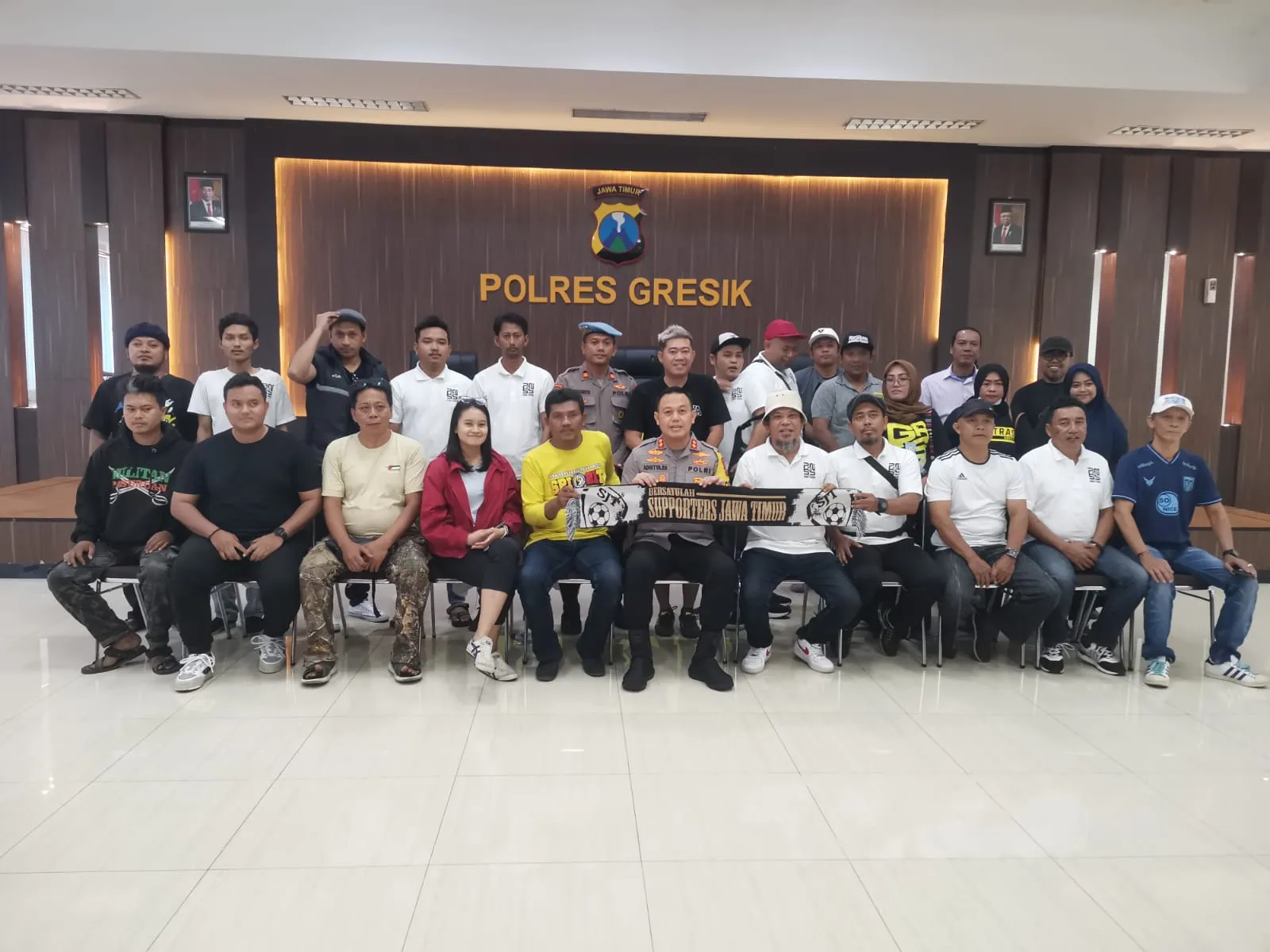 Bentrok Lawan Aparat, Suporter Ultrasmania Minta Maaf ke Polres Gresik