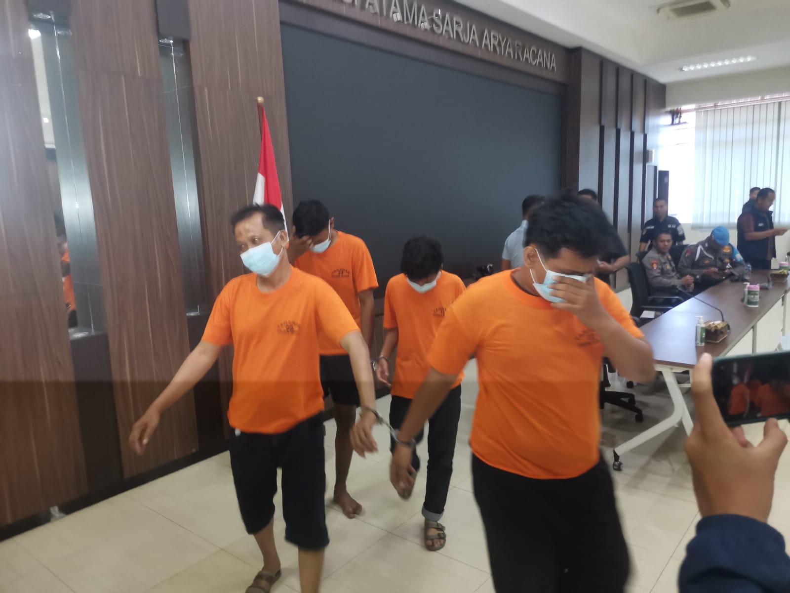 Empat dari delapan tersangka suporter Ultrasmania. (Dok: Jurnas.net)