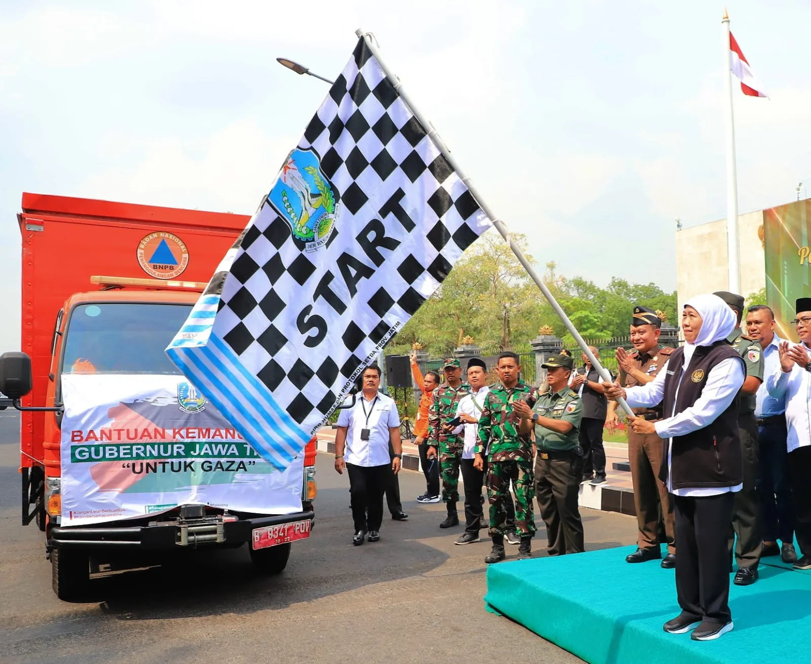 Forkopimda Jatim Kirim 81 Truk Bantuan Kemanusiaan Untuk Palestina