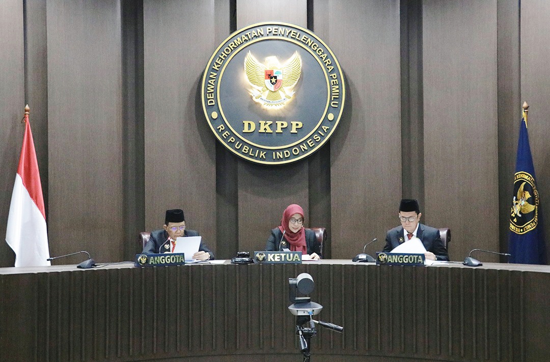 Dewan Kehormatan Penyelenggara Pemilu (DKPP) saat menggelar sidang putusan di Jakarta. (Dok: Humas DKPP)