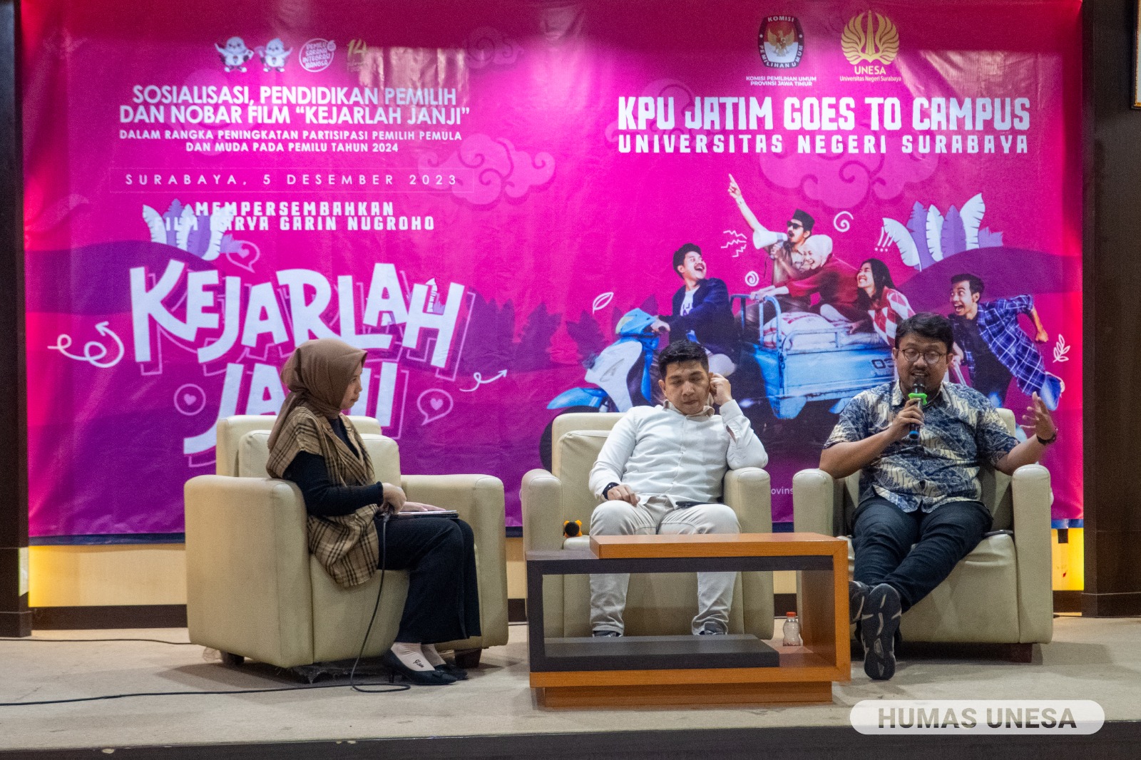 KPU Jatim saat menggelar sosialisasi di kampus, untuk tingkatkan partisipasi pemilih milenial. (Dok: Humas KPU Jatim)