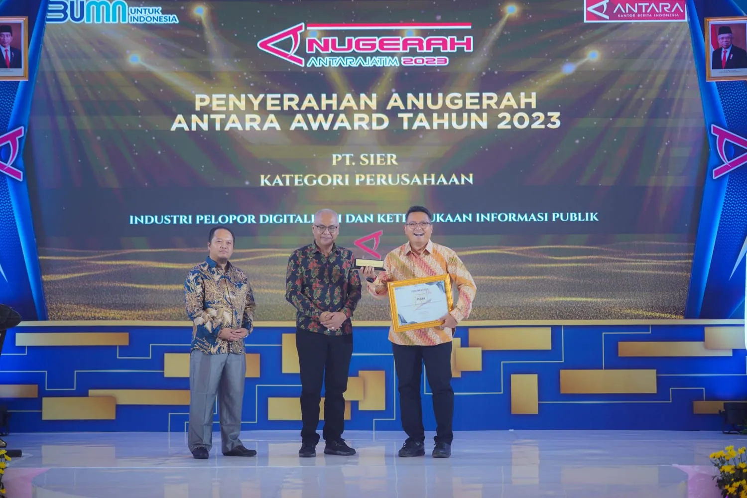 SIER Raih Penghargaan Industri Pelopor Digitalisasi dan Keterbukaan Informasi Publik
